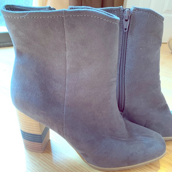 Grey ankle boot 9.  SOLD - Picture 1 of 3